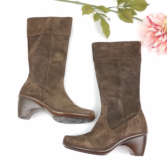 Dansko brown suede heel boots size 38 EU - Picture 1 of 8